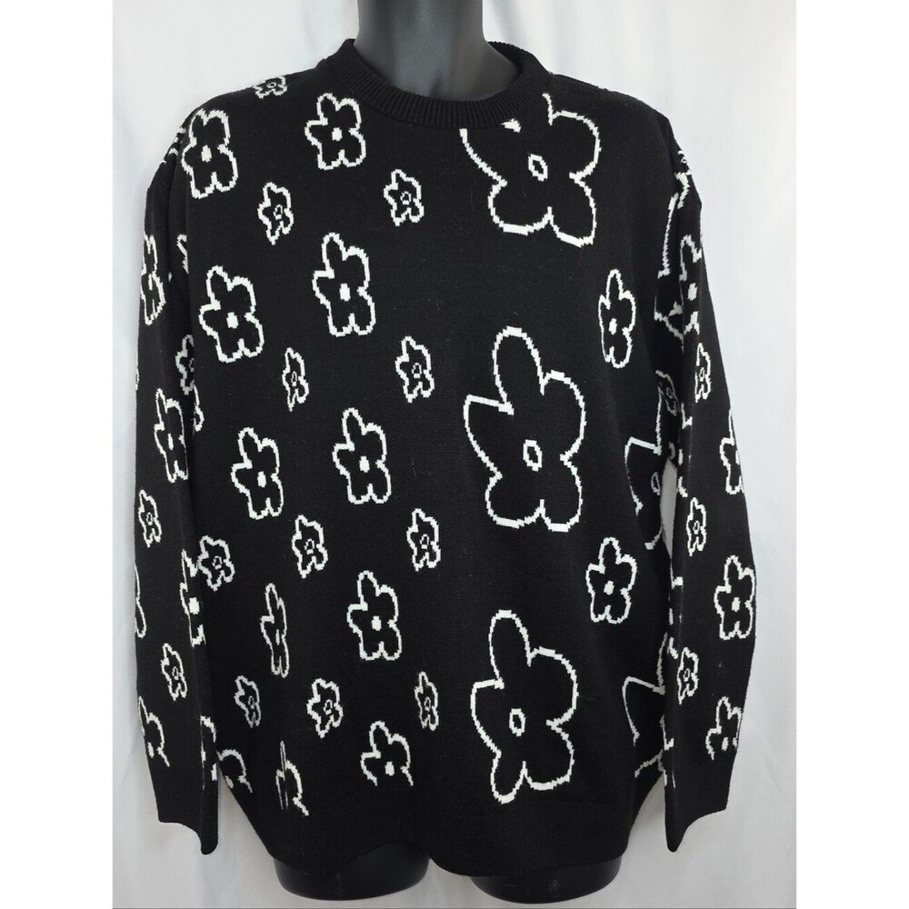 Boohooman Men’s Crewneck Sweater Size Medium Flowers Black White 3811